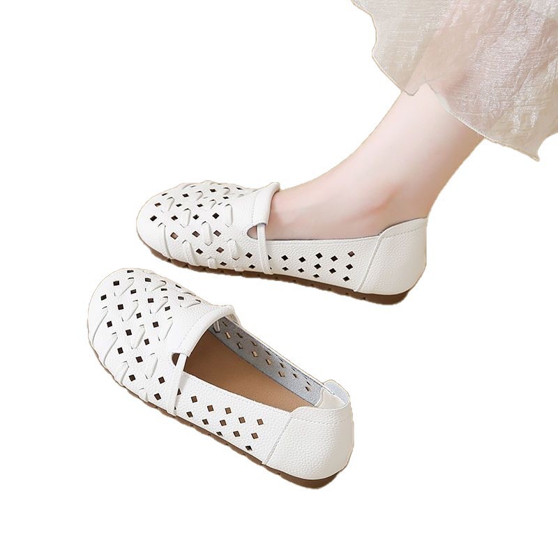 Soft soled soft surface hollowed out mom's shoes for the summer of 2025, new comfortable woven fabric casual sandals, perforated shoes for women Soft soled soft surface hollowed out mom's shoes for the summer of 2025, new comfortable woven fabric casual sandals, perforated shoes for women