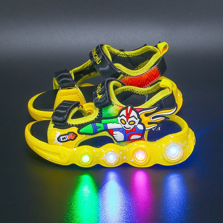 Light up children's sandals, boys' shoes, 2024 summer new versatile soft sole, boys' beach shoes, boys' shoes Light up children's sandals, boys' shoes, 2024 summer new versatile soft sole, boys' beach shoes, boys' shoes