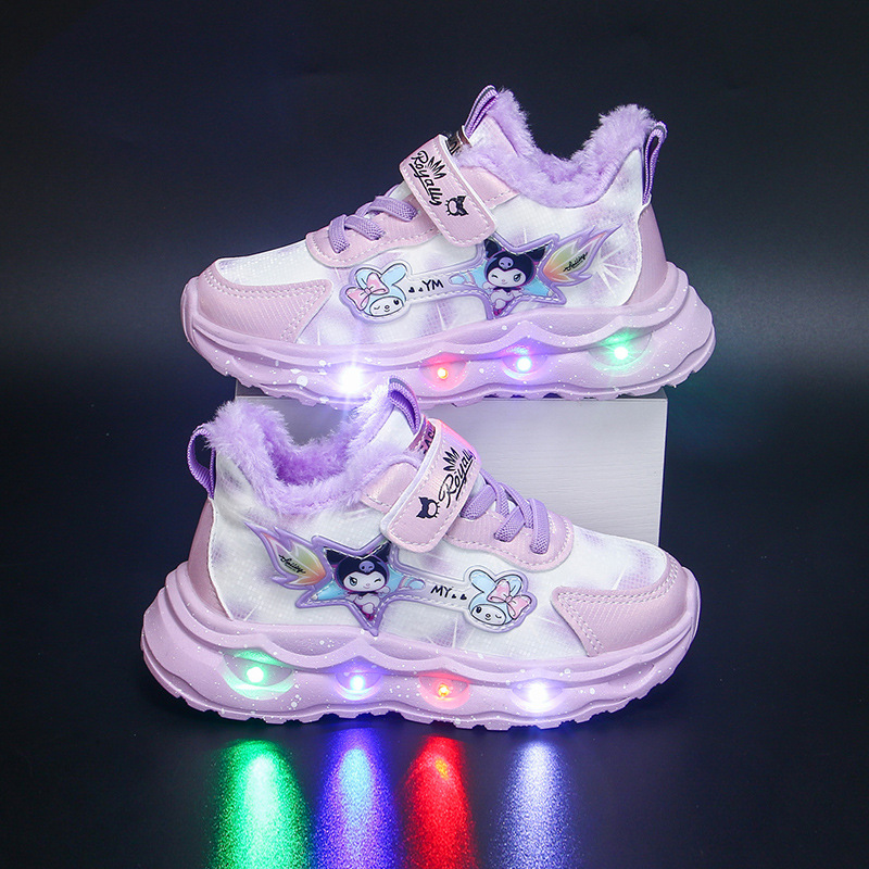 Kuromi girls' sports shoes with lights, 2024 autumn new item, children's leather surface, middle and small children's non slip soft sole running shoes Kuromi girls' sports shoes with lights, 2024 autumn new item, children's leather surface, middle and small children's non slip soft sole running shoes