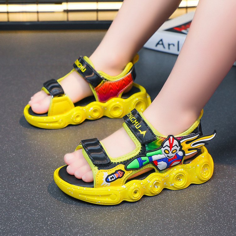 Light up children's sandals, boys' shoes, 2024 summer new versatile soft sole, boys' beach shoes, boys' shoes Light up children's sandals, boys' shoes, 2024 summer new versatile soft sole, boys' beach shoes, boys' shoes