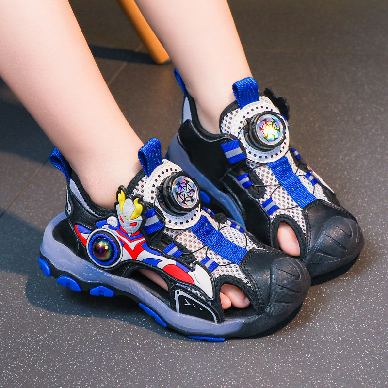 Boys' Headline Sandals with Lights 2025 Summer New Style Rotating Buckle Children's Shoes Anti Kicking Shoes for Middle and Primary School Students Boys' Headline Sandals with Lights 2025 Summer New Style Rotating Buckle Children's Shoes Anti Kicking Shoes for Middle and Primary School Students