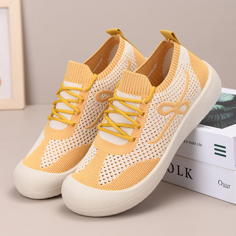 Summer new anti slip, wear-resistant and comfortable cloth shoes with a flat bottom and a soft sole, versatile women's casual single shoes