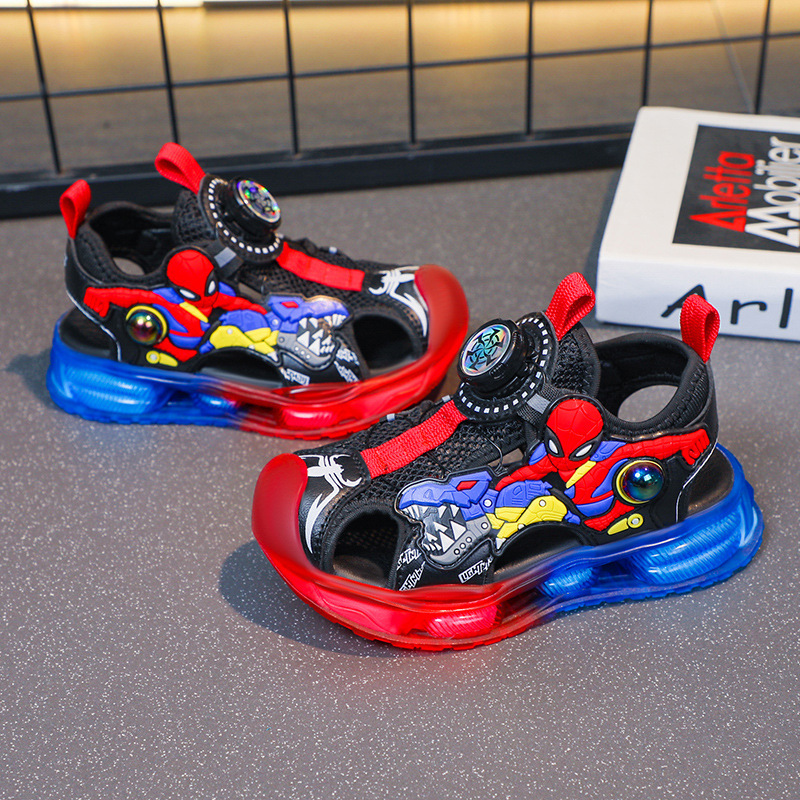 Spider Man Children's Sports Sandals 2023 Summer Edition Rotating Buckle Boys' Shoes Middle and Large Children's Anti Kick Baotou Sandals Spider Man Children's Sports Sandals 2023 Summer Edition Rotating Buckle Boys' Shoes Middle and Large Children's Anti Kick Baotou Sandals