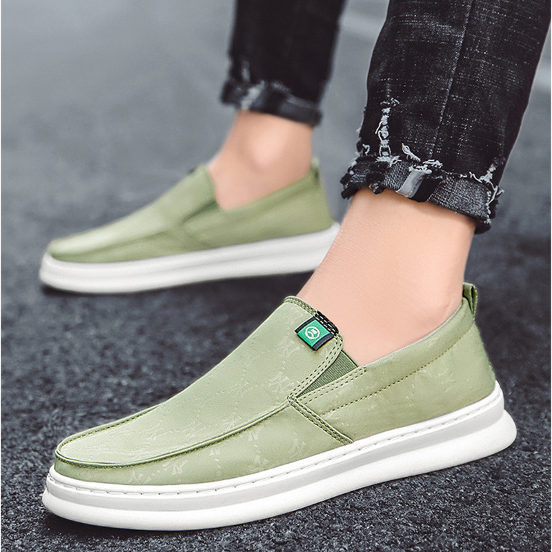 Cross border men's shoes 2022 new men's cloth shoes breathable board shoes, foot pedaling thin bean shoes men's casual canvas shoes