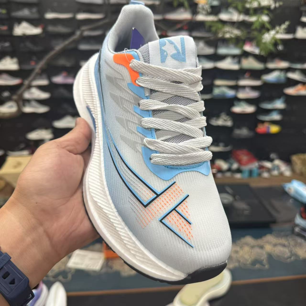 Four season mesh breathable sports shoes for couples, popcorn running shoes for both men and women, EVA ultra light sports shoes