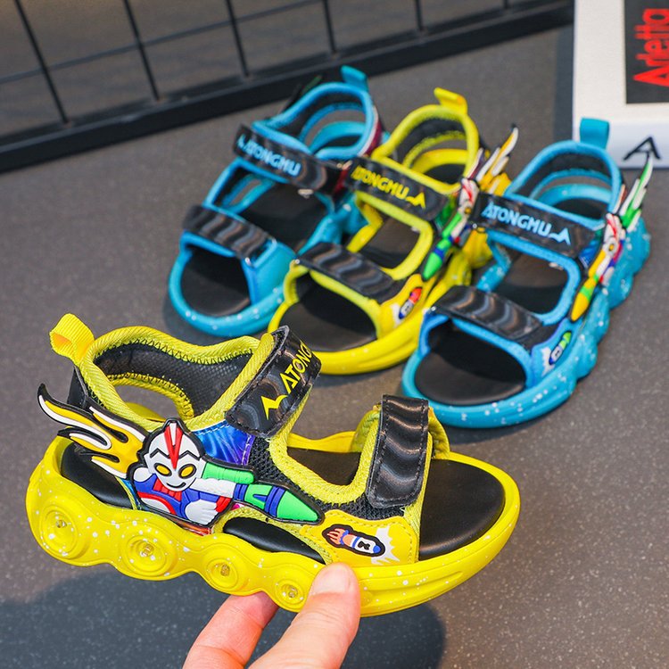 Light up children's sandals, boys' shoes, 2024 summer new versatile soft sole, boys' beach shoes, boys' shoes Light up children's sandals, boys' shoes, 2024 summer new versatile soft sole, boys' beach shoes, boys' shoes