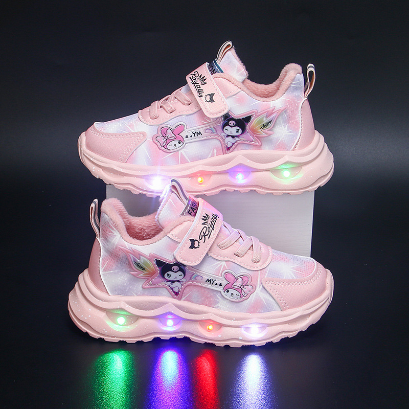 Kuromi girls' sports shoes with lights, 2024 autumn new item, children's leather surface, middle and small children's non slip soft sole running shoes Kuromi girls' sports shoes with lights, 2024 autumn new item, children's leather surface, middle and small children's non slip soft sole running shoes
