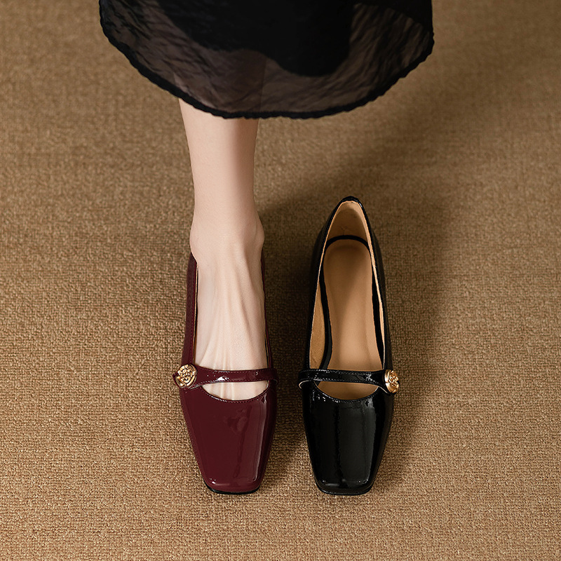 French retro square toe low heel camellia Mary Jane shoes for women, versatile 2025 Spring and Autumn new coarse single shoes