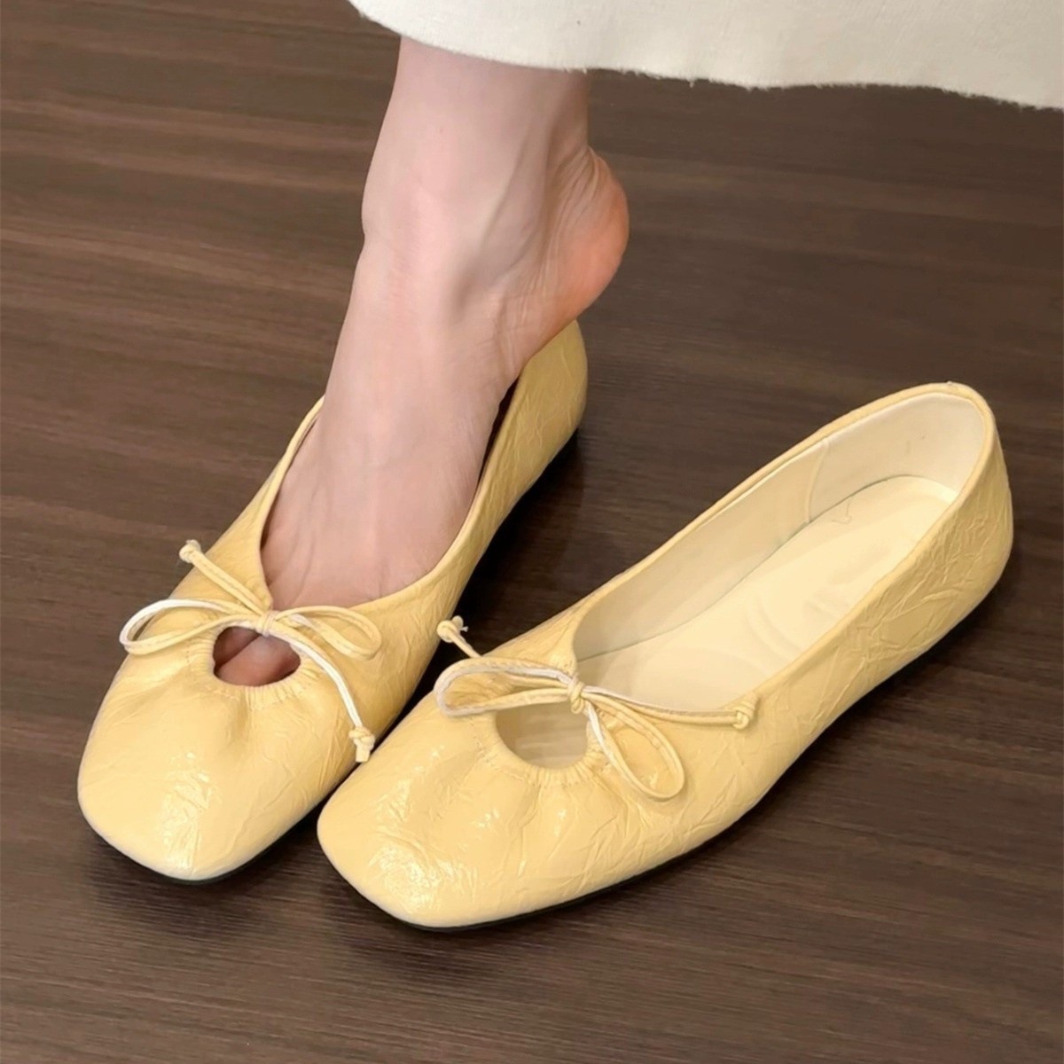 Flat bottomed French gentle evening shoes women's shoes 2025 new spring soft sole versatile grandma shoes with skirt single shoes