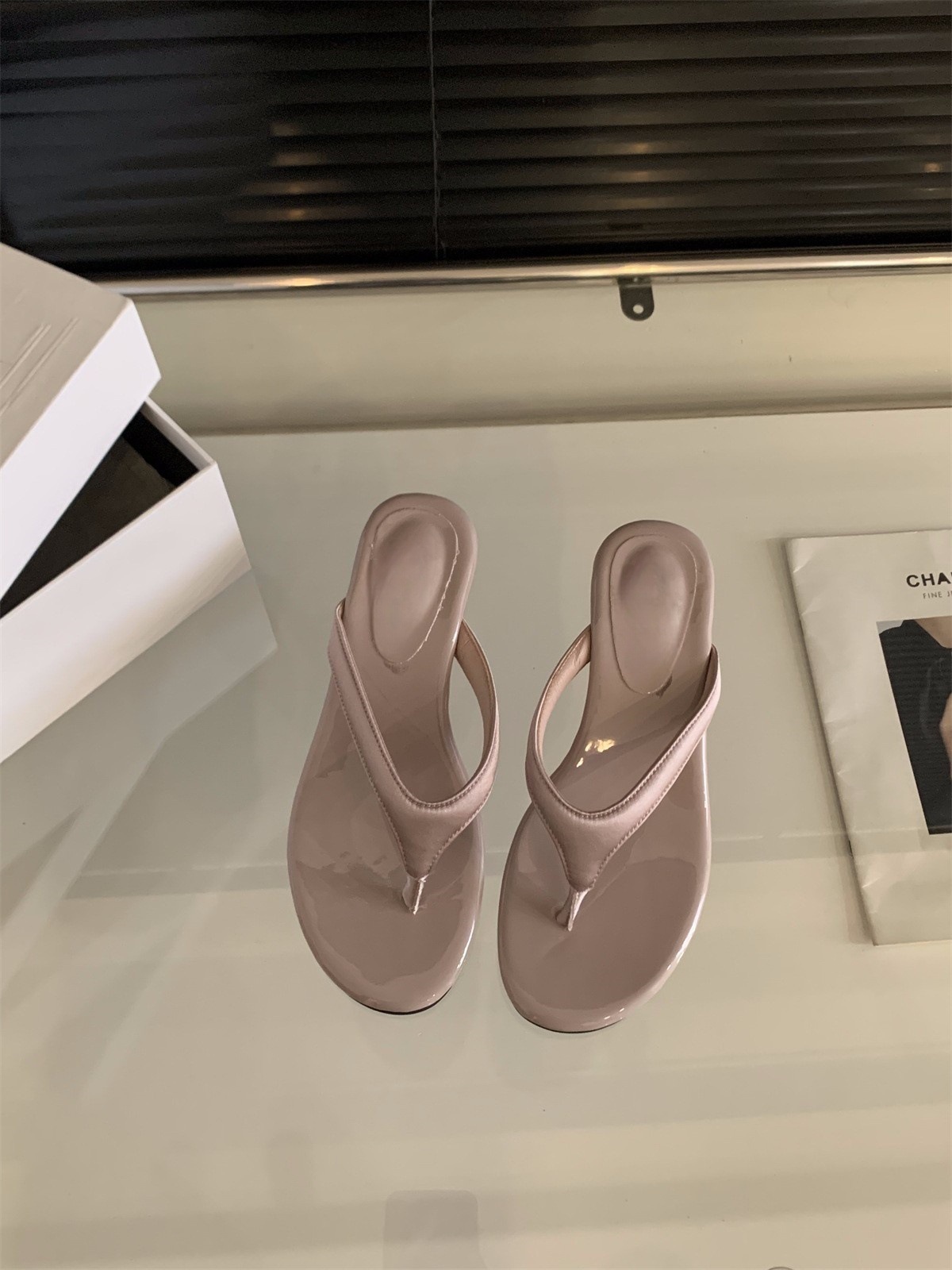 Slope heel high-heeled flip flops, women's shoes for outdoor wear, 2025 summer leopard print flip flops, small cool sandals, red sandals Slope heel high-heeled flip flops, women's shoes for outdoor wear, 2025 summer leopard print flip flops, small cool sandals, red sandals