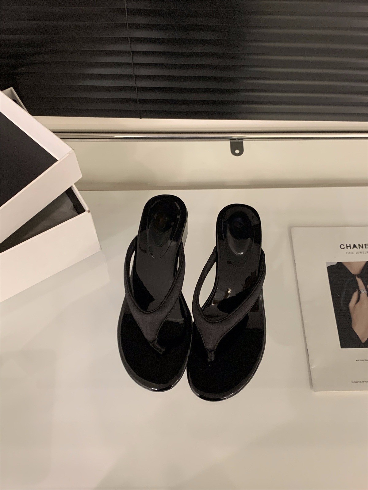 Slope heel high-heeled flip flops, women's shoes for outdoor wear, 2025 summer leopard print flip flops, small cool sandals, red sandals Slope heel high-heeled flip flops, women's shoes for outdoor wear, 2025 summer leopard print flip flops, small cool sandals, red sandals