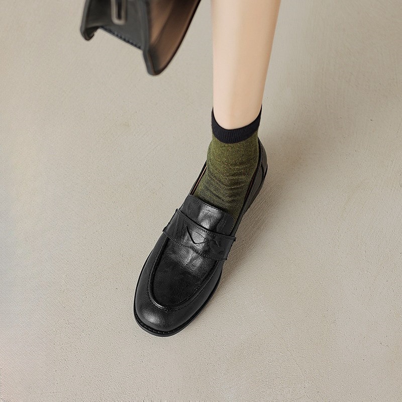 Round toe, one foot, Le Fu shoes, women's English small leather shoes, simple and versatile, low order shoes