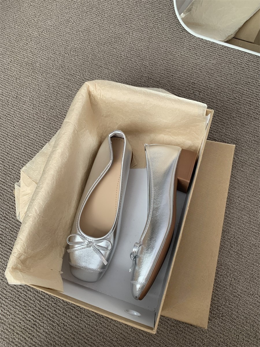 Coarse heel paired with skirt temperament single shoe women's shoes for spring and autumn 2025, new blue bow shallow mouth French scoop shoes Coarse heel paired with skirt temperament single shoe women's shoes for spring and autumn 2025, new blue bow shallow mouth French scoop shoes
