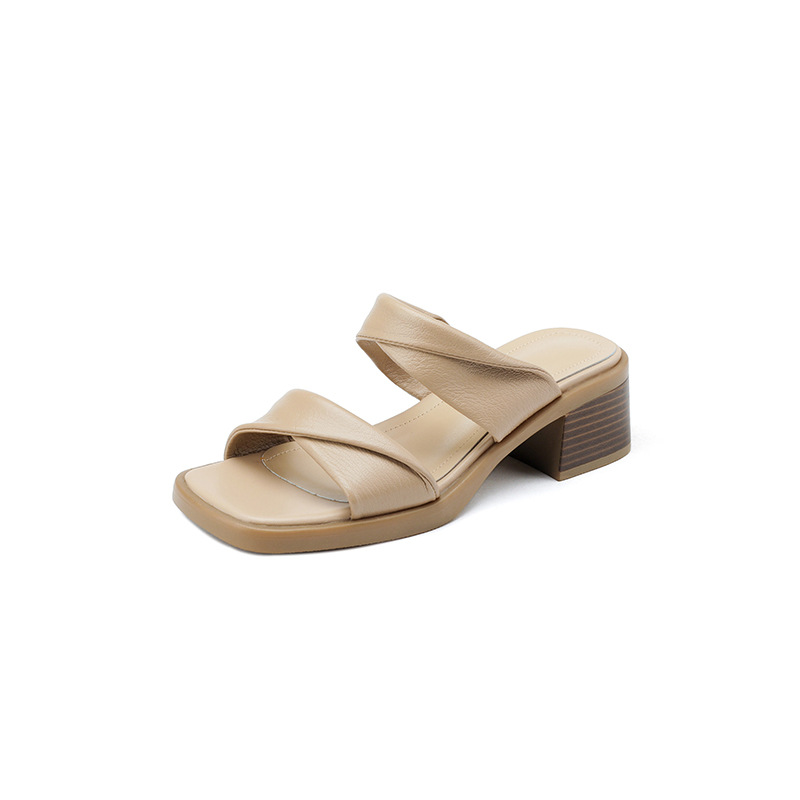 Wearing thick heeled sandals for women in the summer of 2025, new thick soled one-piece high-heeled slippers with fairy style sandals Wearing thick heeled sandals for women in the summer of 2025, new thick soled one-piece high-heeled slippers with fairy style sandals