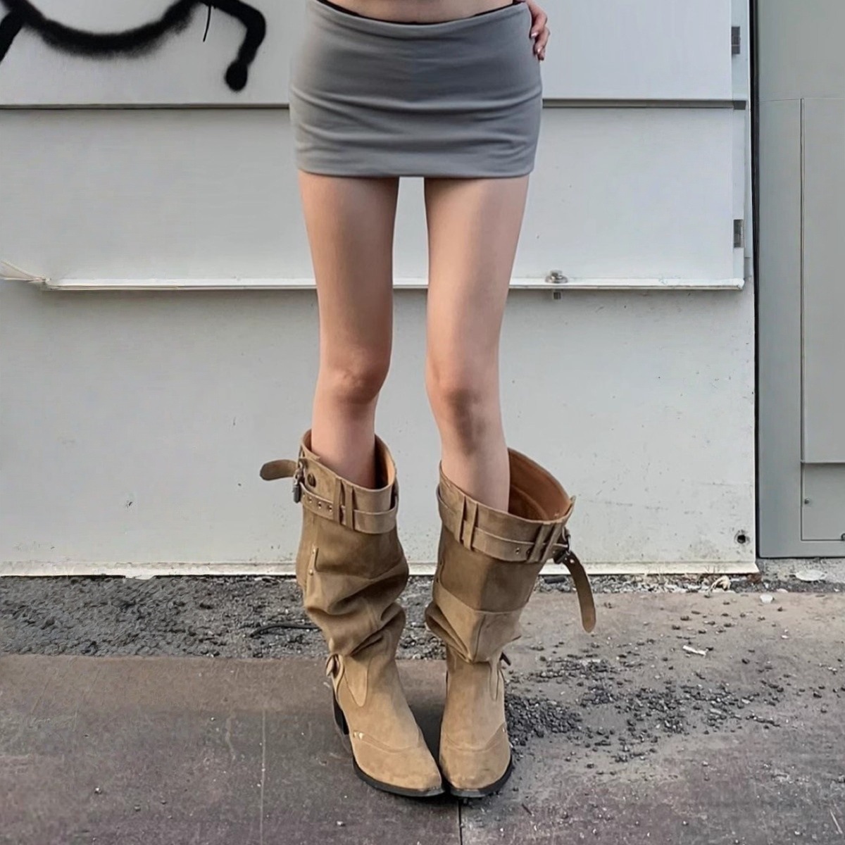 Over the knee long boots for women in autumn and winter 2024, khaki suede pointed boots for children, thick heels for slimming, pleated pile boots