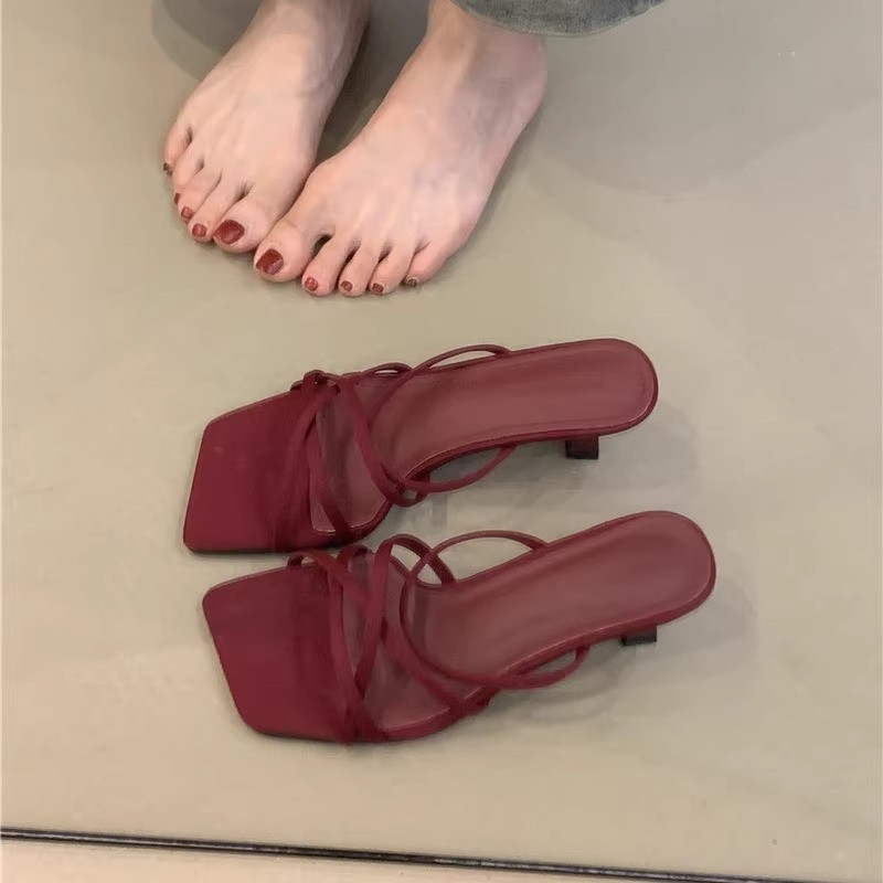 French niche high-heeled sandals for summer 2025, retro red thin strap, Roman fashion, open toed slim heel sandals French niche high-heeled sandals for summer 2025, retro red thin strap, Roman fashion, open toed slim heel sandals
