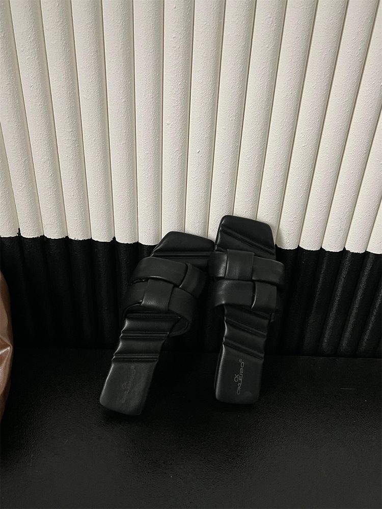 This design is fantastic! Bare toed square toe woven flat bottom slippers for women wearing outdoors 2023 summer soft bottom beach sandals This design is fantastic! Bare toed square toe woven flat bottom slippers for women wearing outdoors 2023 summer soft bottom beach sandals