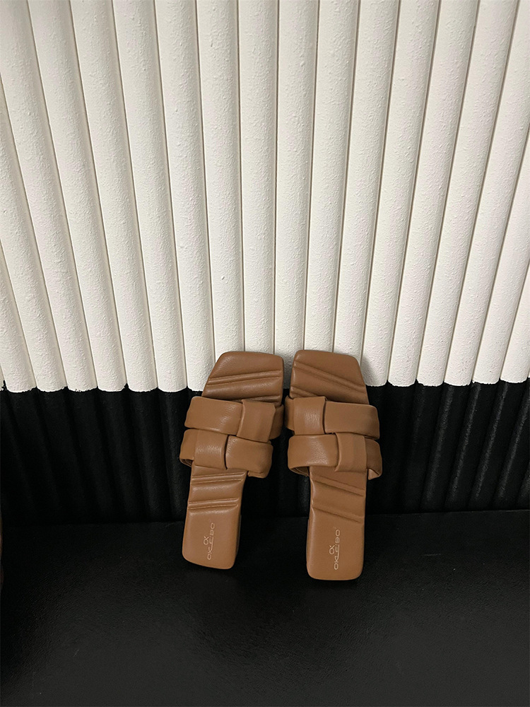 This design is fantastic! Bare toed square toe woven flat bottom slippers for women wearing outdoors 2023 summer soft bottom beach sandals This design is fantastic! Bare toed square toe woven flat bottom slippers for women wearing outdoors 2023 summer soft bottom beach sandals