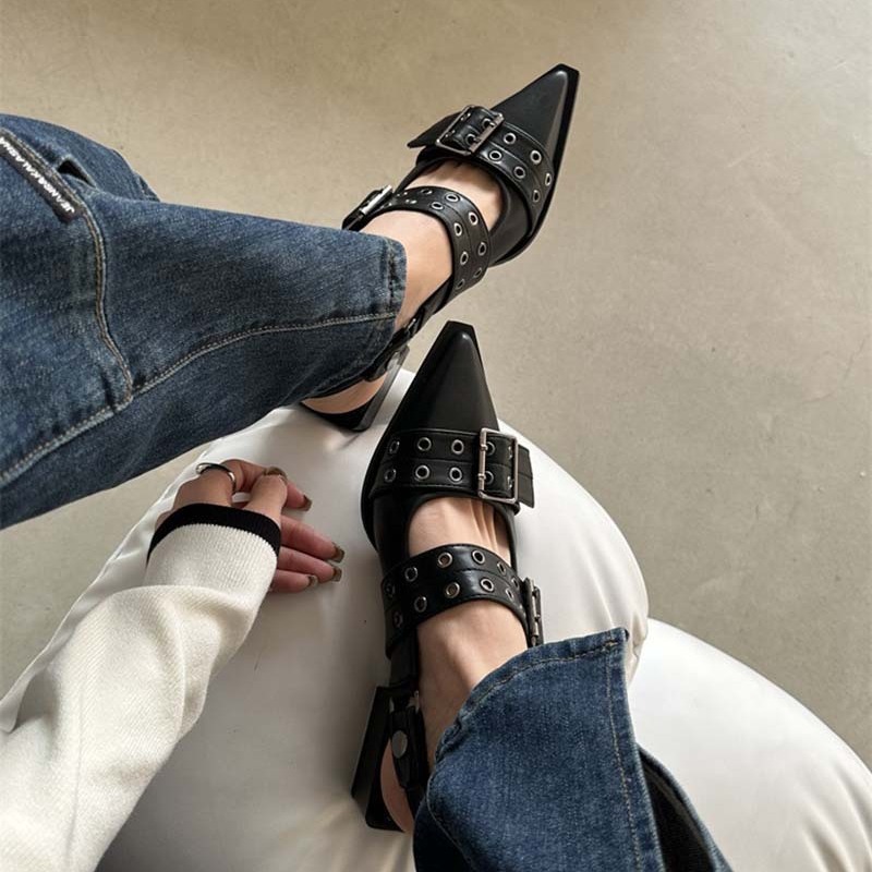 French style small fragrance pointed Mary Jane shoes for women in spring 2023, paired with skirts, small leather shoes, retro coarse single shoes for women French style small fragrance pointed Mary Jane shoes for women in spring 2023, paired with skirts, small leather shoes, retro coarse single shoes for women