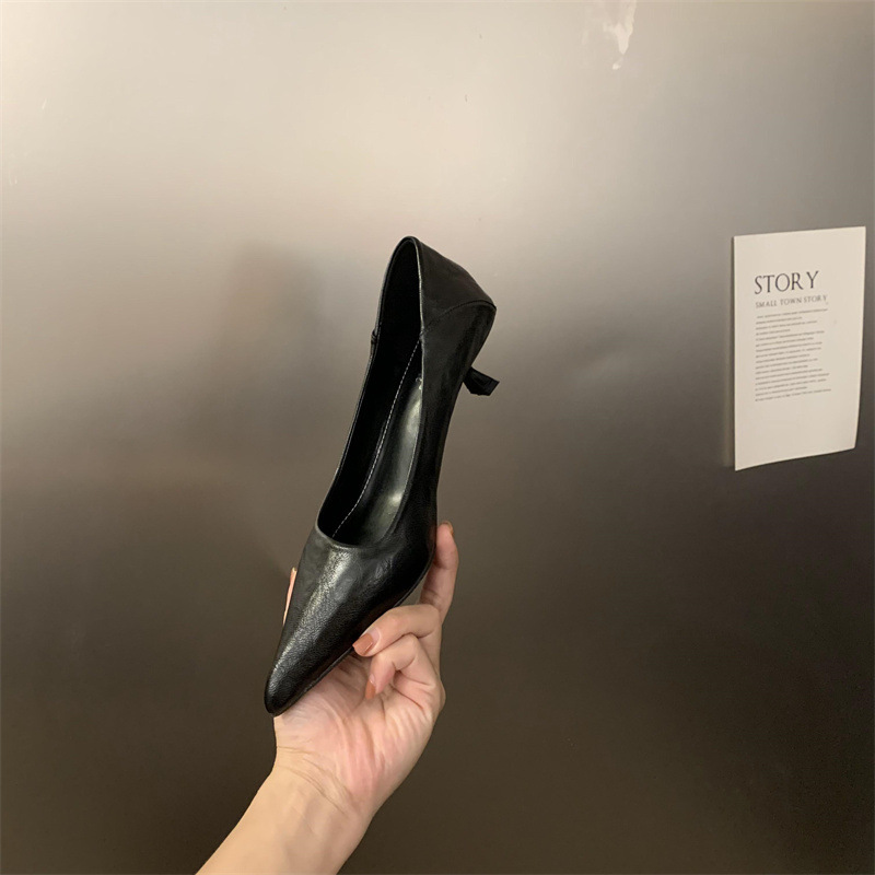 2024 autumn and winter new pointed shallow mouth high heels leopard print fashion versatile temperament commuting low heel kitten order shoes 2024 autumn and winter new pointed shallow mouth high heels leopard print fashion versatile temperament commuting low heel kitten order shoes