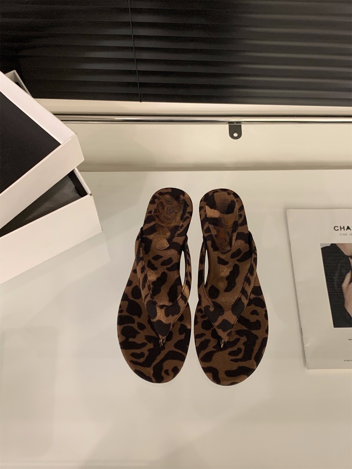 Slope heel high-heeled flip flops, women's shoes for outdoor wear, 2025 summer leopard print flip flops, small cool sandals, red sandals Slope heel high-heeled flip flops, women's shoes for outdoor wear, 2025 summer leopard print flip flops, small cool sandals, red sandals