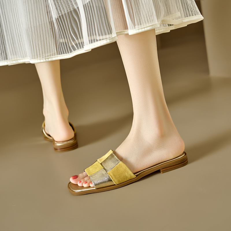French Gold Flat Slippers for Women 2025 New Summer Outerwear Weaving Exquisite Soft Bottom Comfortable Open toed Cool Slippers French Gold Flat Slippers for Women 2025 New Summer Outerwear Weaving Exquisite Soft Bottom Comfortable Open toed Cool Slippers