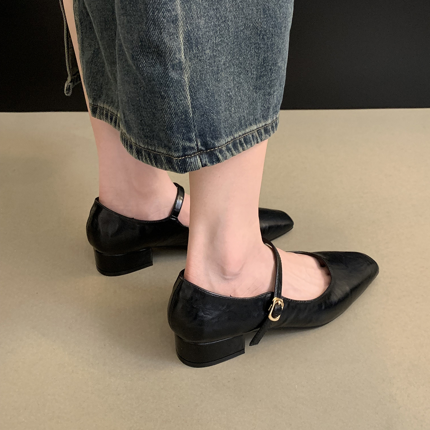 French Evening Style Commuting Single Shoes for Women 2023 New Autumn Korean Edition Fairy Coarse Heel Mary Jane Small Leather Shoes French Evening Style Commuting Single Shoes for Women 2023 New Autumn Korean Edition Fairy Coarse Heel Mary Jane Small Leather Shoes