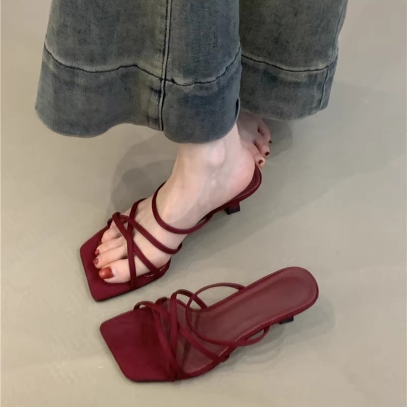 French niche high-heeled sandals for summer 2025, retro red thin strap, Roman fashion, open toed slim heel sandals