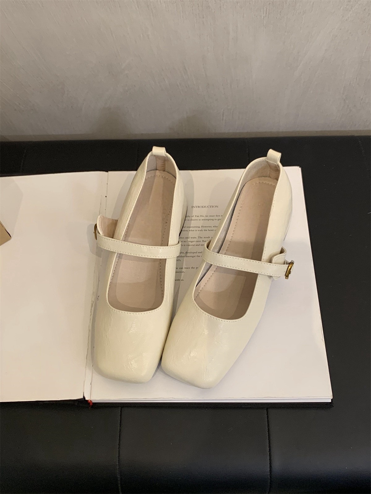 French retro square toe shallow mouth single shoe for women, with spring and autumn style evening style temperament, fairy thick heel, Mary Jane small leather shoes French retro square toe shallow mouth single shoe for women, with spring and autumn style evening style temperament, fairy thick heel, Mary Jane small leather shoes