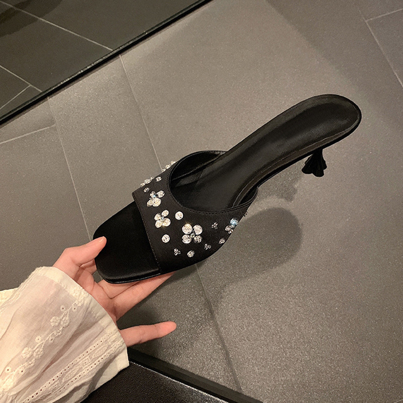 French square toe high-heeled shoes with flower petals, rhinestones, silk, kitten heels, sandals, women's summer outdoor wear French square toe high-heeled shoes with flower petals, rhinestones, silk, kitten heels, sandals, women's summer outdoor wear