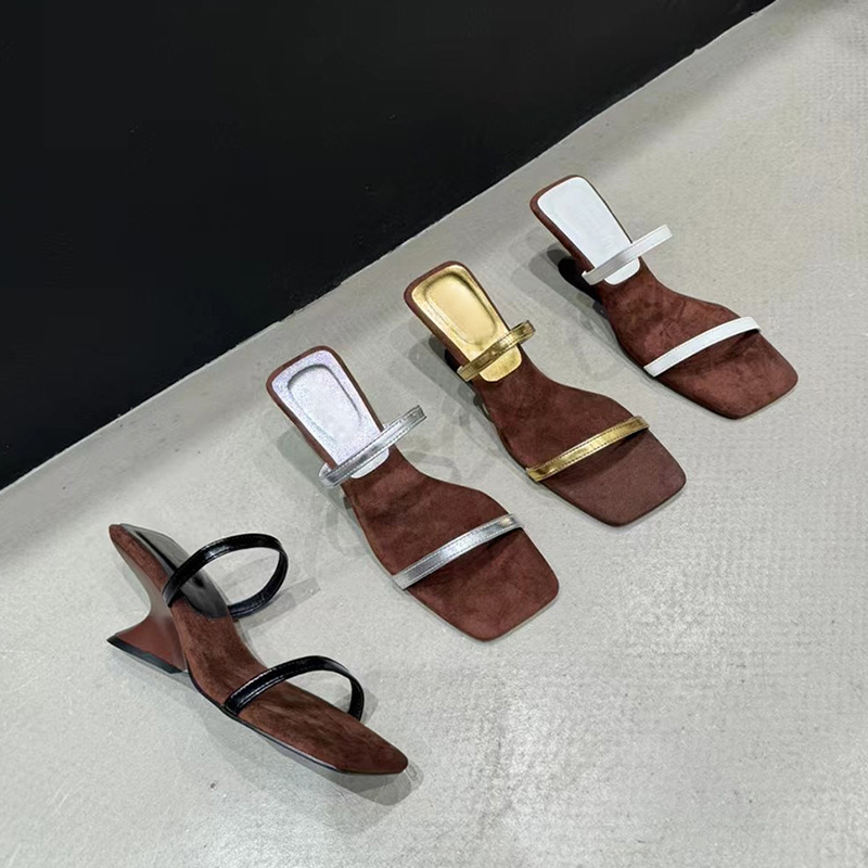 Ladies' slippers with a stylish and high-end feel, niche gold ribbon shaped high-heeled sandals Ladies' slippers with a stylish and high-end feel, niche gold ribbon shaped high-heeled sandals