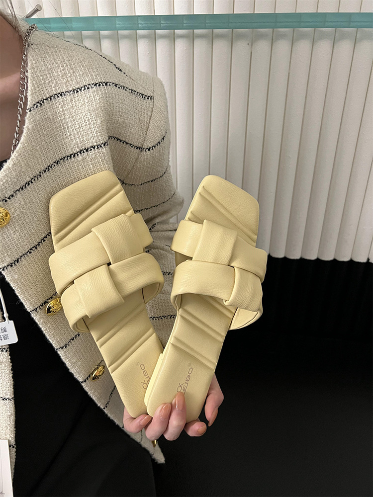 This design is fantastic! Bare toed square toe woven flat bottom slippers for women wearing outdoors 2023 summer soft bottom beach sandals This design is fantastic! Bare toed square toe woven flat bottom slippers for women wearing outdoors 2023 summer soft bottom beach sandals