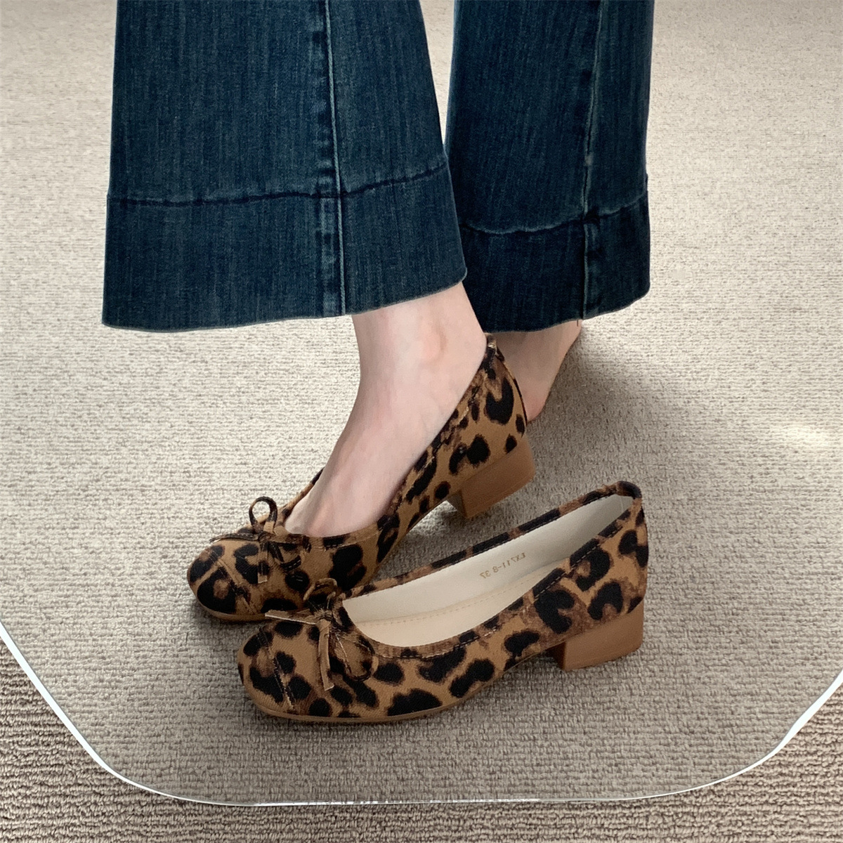 Coarse heel paired with skirt temperament single shoe women's shoes for spring and autumn 2025, new blue bow shallow mouth French scoop shoes Coarse heel paired with skirt temperament single shoe women's shoes for spring and autumn 2025, new blue bow shallow mouth French scoop shoes