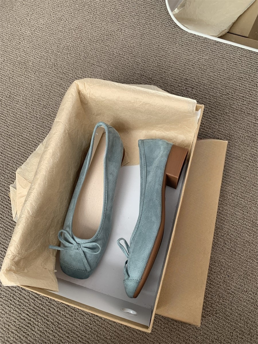 Coarse heel paired with skirt temperament single shoe women's shoes for spring and autumn 2025, new blue bow shallow mouth French scoop shoes Coarse heel paired with skirt temperament single shoe women's shoes for spring and autumn 2025, new blue bow shallow mouth French scoop shoes