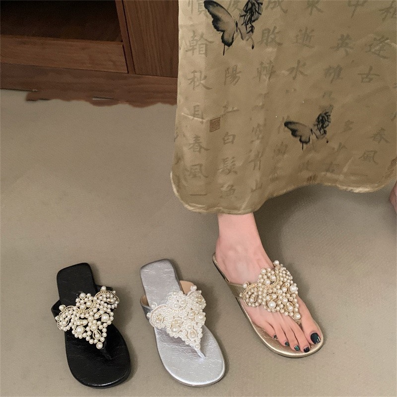Gentle fairy style flip flops for women wearing retro style sandals, pearl flip flops, beach shoes Gentle fairy style flip flops for women wearing retro style sandals, pearl flip flops, beach shoes