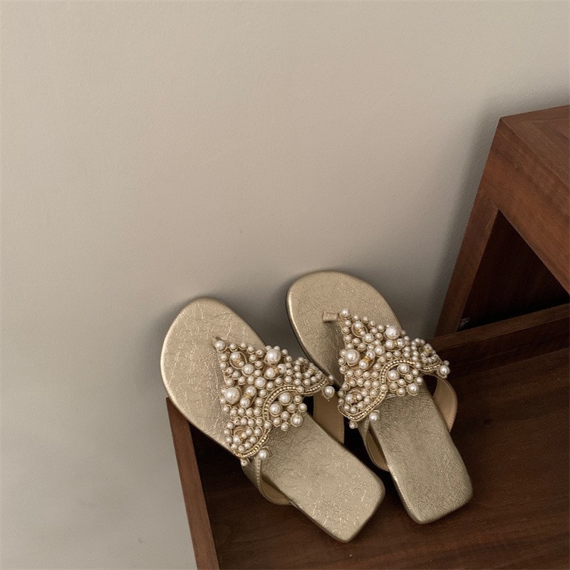 Gentle fairy style flip flops for women wearing retro style sandals, pearl flip flops, beach shoes Gentle fairy style flip flops for women wearing retro style sandals, pearl flip flops, beach shoes