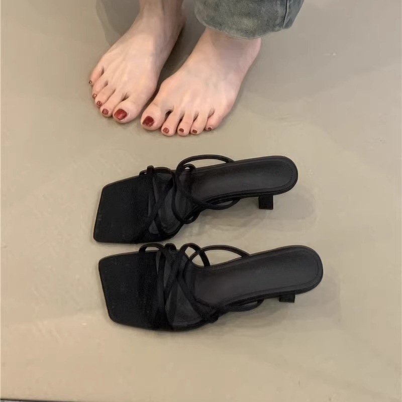 French niche high-heeled sandals for summer 2025, retro red thin strap, Roman fashion, open toed slim heel sandals French niche high-heeled sandals for summer 2025, retro red thin strap, Roman fashion, open toed slim heel sandals