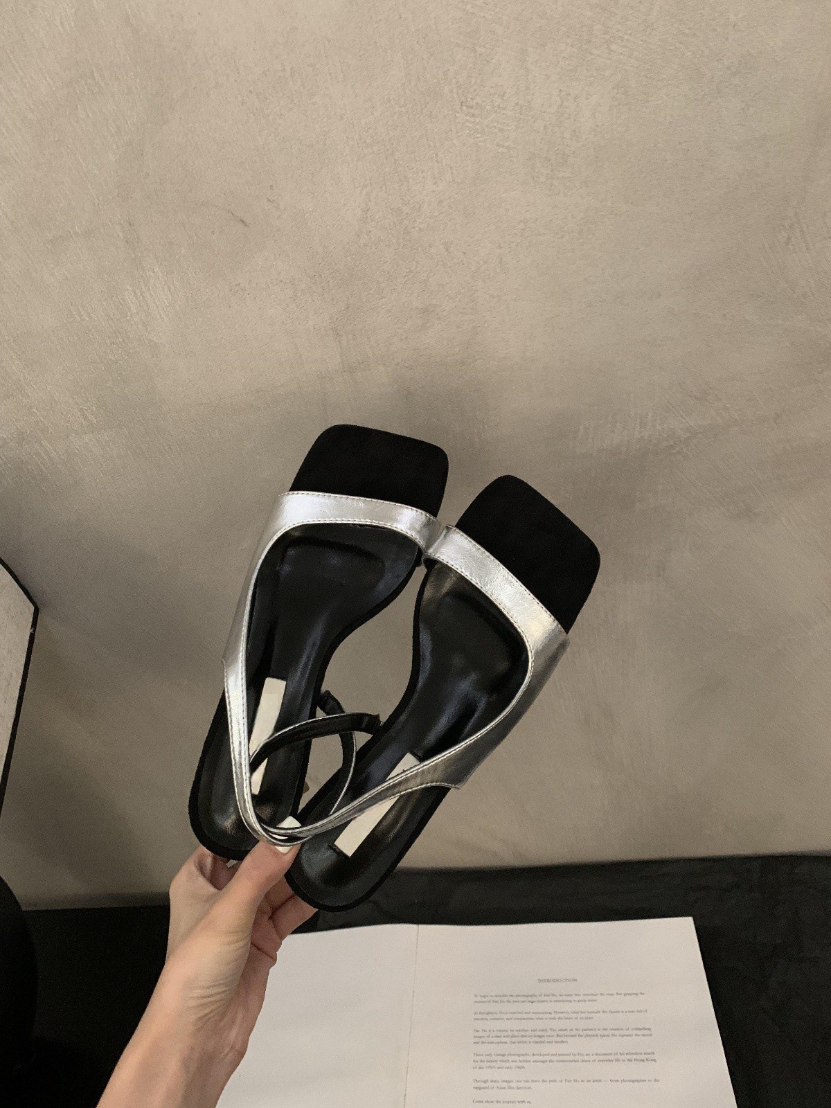 French style thick heel niche silver sandals fairy shoes 2025 new summer temperament matching skirt high heels Roman shoes French style thick heel niche silver sandals fairy shoes 2025 new summer temperament matching skirt high heels Roman shoes