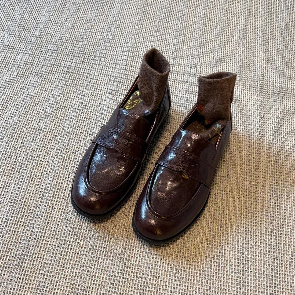 Retro one foot lazy shoes for women, thick heel flat sole single shoes, British style small leather shoes, loafers Retro one foot lazy shoes for women, thick heel flat sole single shoes, British style small leather shoes, loafers