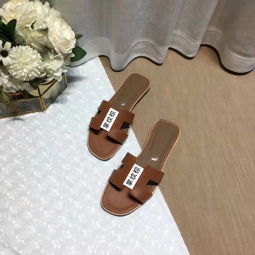 2025 New European and American Summer Genuine Leather Casual Slippers for Women's Fashion Outerwear Versatile Flat Bottom Straw Sandals 2025 New European and American Summer Genuine Leather Casual Slippers for Women's Fashion Outerwear Versatile Flat Bottom Straw Sandals