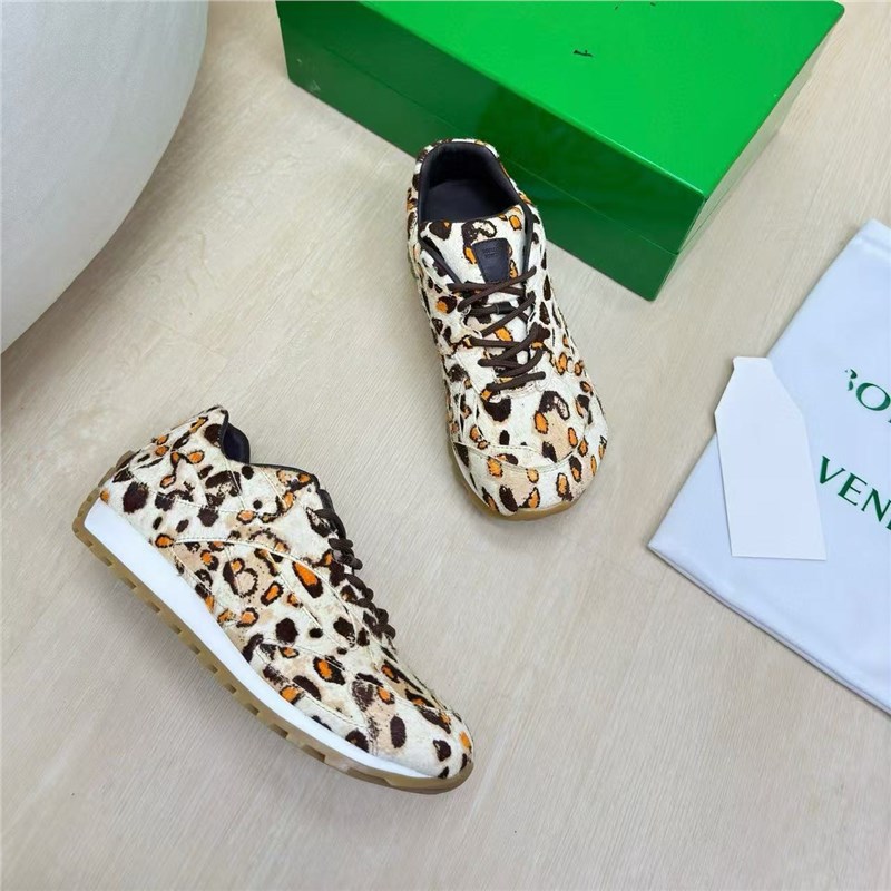 Celebrity style cowhide splicing mesh fashionable versatile sports shoes for couples casual shoes running shoes for men and women Celebrity style cowhide splicing mesh fashionable versatile sports shoes for couples casual shoes running shoes for men and women