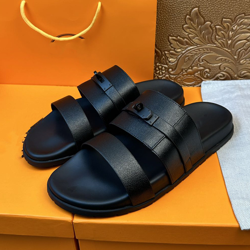 Soft soled slippers for men's summer fashion brand, light luxury leather, breathable outer casual shoes, European station, anti slip, British one-piece mop Soft soled slippers for men's summer fashion brand, light luxury leather, breathable outer casual shoes, European station, anti slip, British one-piece mop