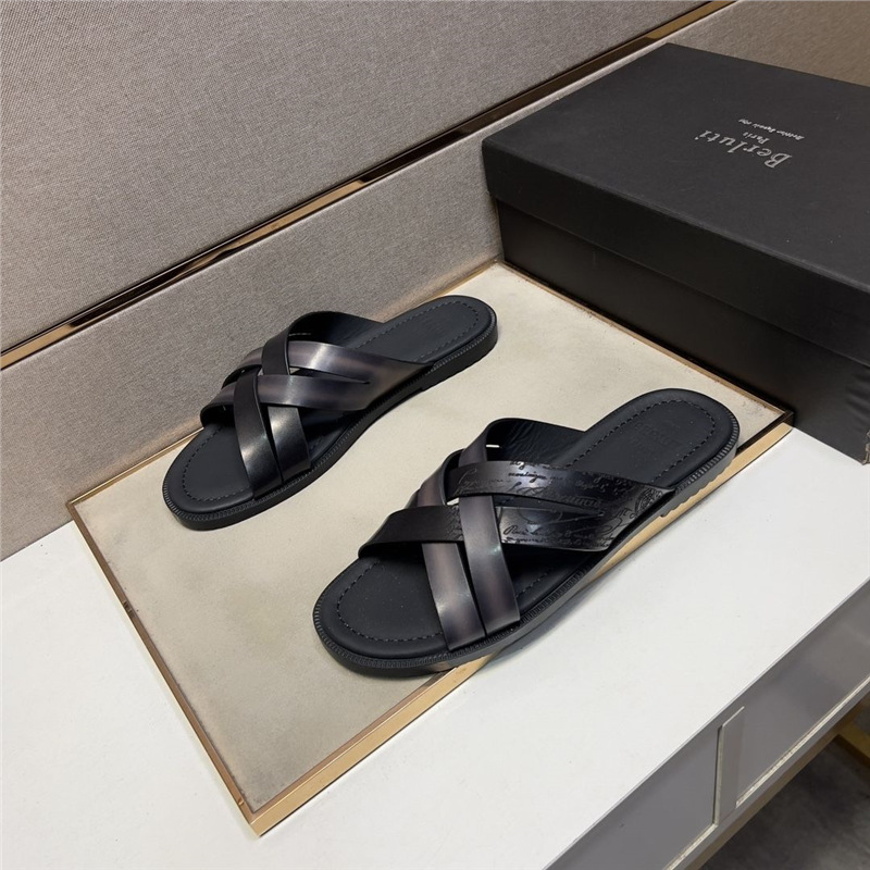 New men's casual slippers, popular online, high-end Instagram, personalized, anti slip, comfortable beach shoes, one line men's slippers for wearing on the outside New men's casual slippers, popular online, high-end Instagram, personalized, anti slip, comfortable beach shoes, one line men's slippers for wearing on the outside