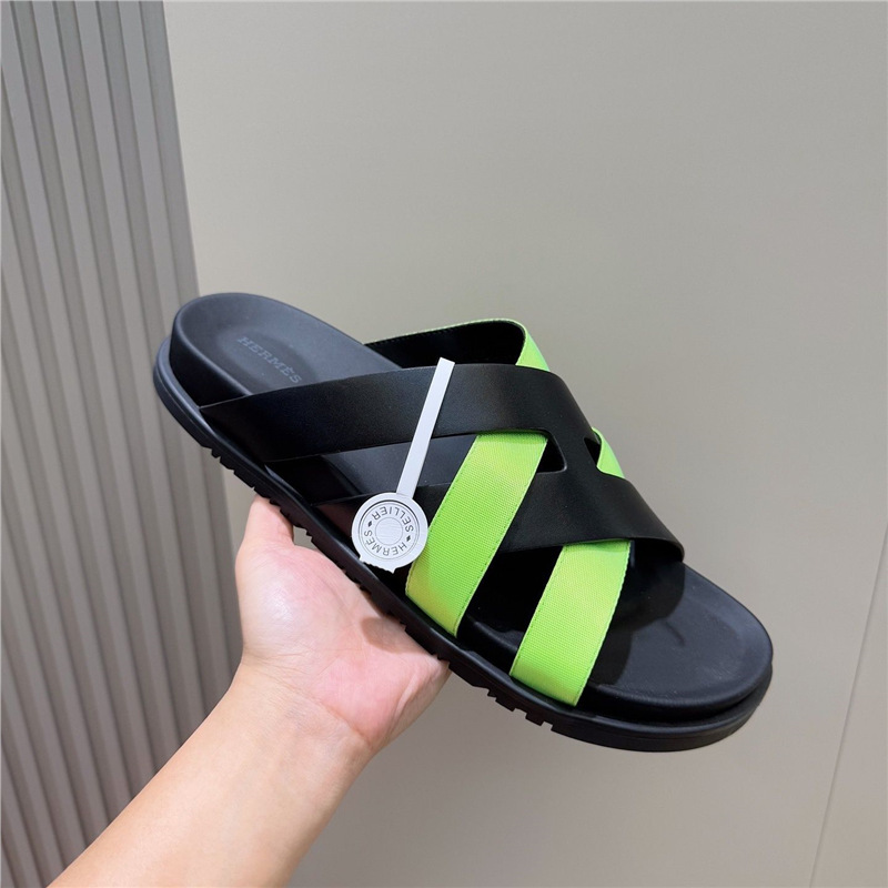 Thick soled slippers for outdoor wear in the summer of 2025, new woven one-piece magic casual flat sandals for foreign trade beach Thick soled slippers for outdoor wear in the summer of 2025, new woven one-piece magic casual flat sandals for foreign trade beach