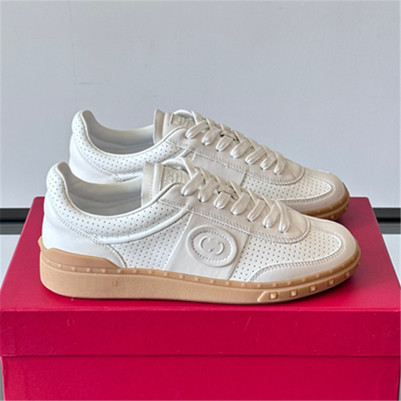 European Station 2025 High end Huajia Men's Shoes Fashion and Leisure Sports Board Shoes Breathable White Shoes Versatile Men's Shoes