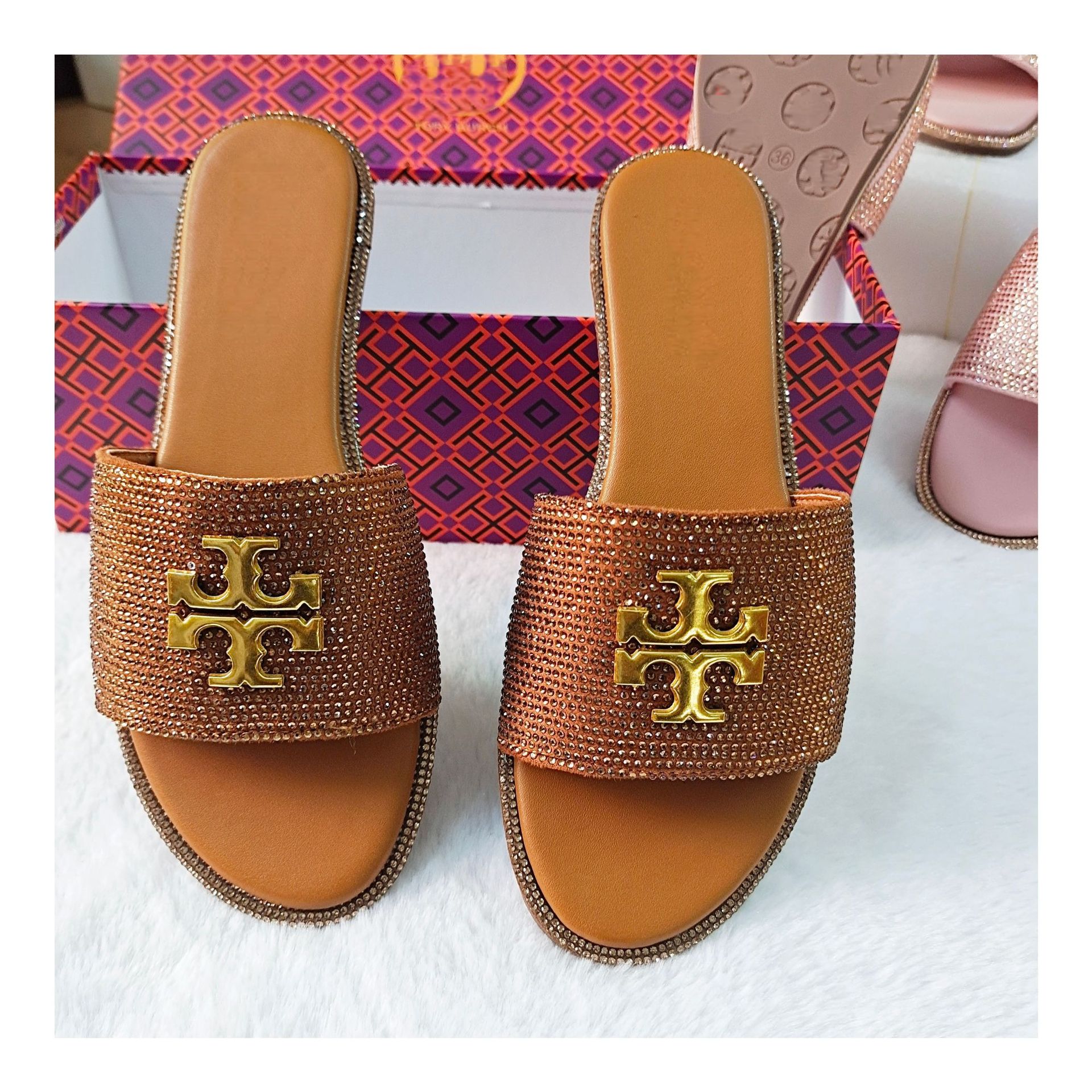In stock 2025 new TB flat bottomed with diamond surround diamond straight drag fashionable and comfortable high-quality slippers for women In stock 2025 new TB flat bottomed with diamond surround diamond straight drag fashionable and comfortable high-quality slippers for women
