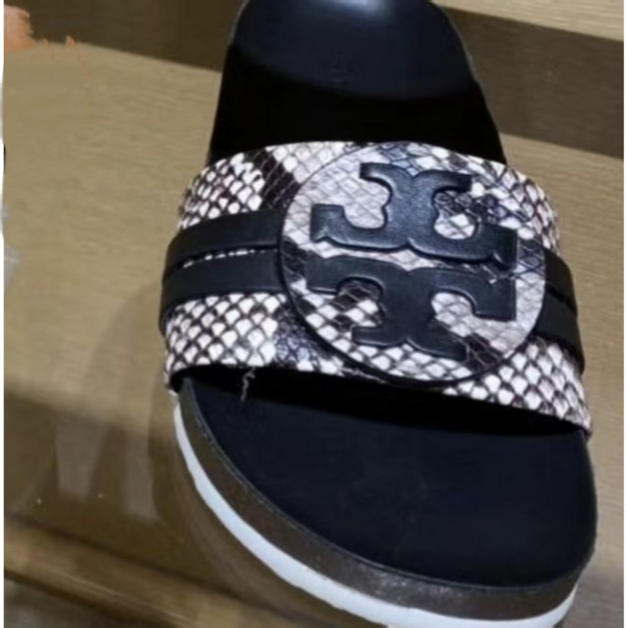 2025 New Summer Couple Slippers Anti slip EVA Wear resistant Thick Bottom Color blocked One line Drag for External Wearing Soft Bottom Cool Slippers