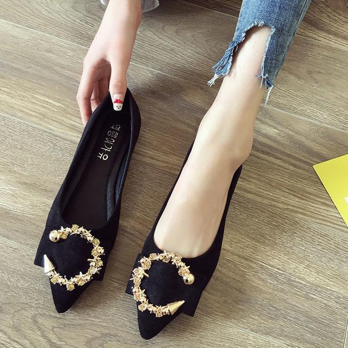 Internet celebrity fashion shallow mouth single shoe women 2024 spring style flat bottomed metal bean soft sole lazy one foot women's shoes Internet celebrity fashion shallow mouth single shoe women 2024 spring style flat bottomed metal bean soft sole lazy one foot women's shoes
