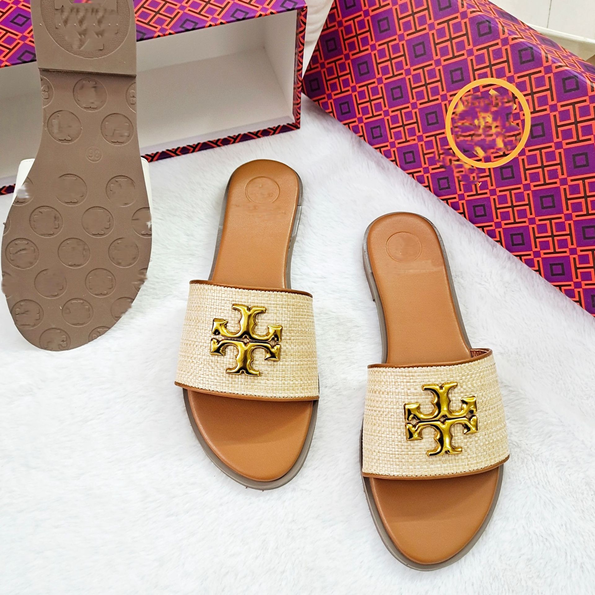 Foreign Trade Women's Flat Slippers 2025 High Version Sheepskin Letter Logo One Font Slippers Manufacturer Wholesale Foreign Trade Women's Flat Slippers 2025 High Version Sheepskin Letter Logo One Font Slippers Manufacturer Wholesale