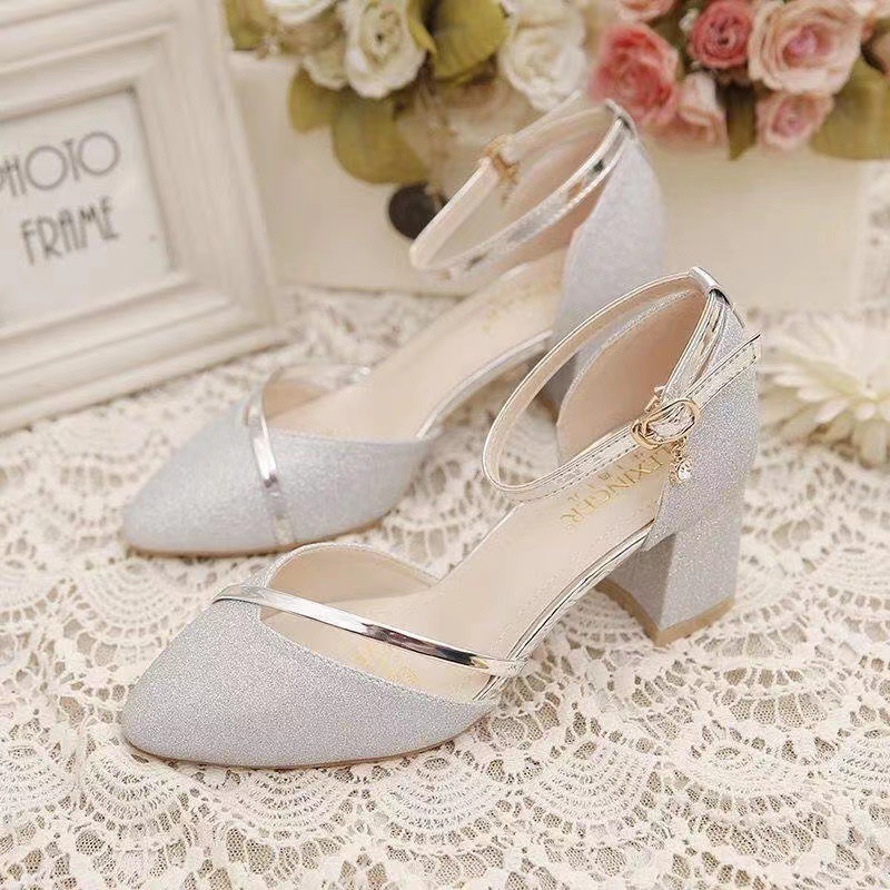 2025 Spring New One Button Baotou Sandals for Women, Korean Edition, Thick Heels, Pointed Hollow, Daily Women's Sandals 2025 Spring New One Button Baotou Sandals for Women, Korean Edition, Thick Heels, Pointed Hollow, Daily Women's Sandals